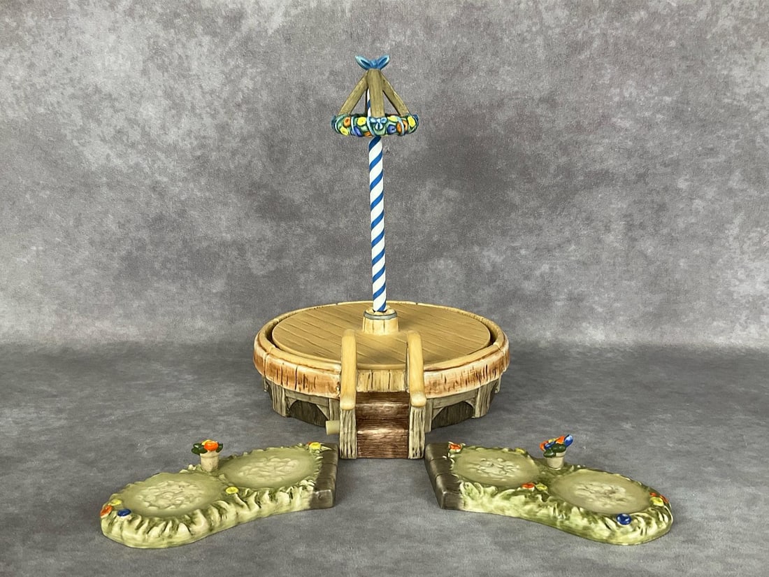 Dancefloor with Turntable: #122254 with accessory pieces, #122204 grass base left, and #122205 grass base right. Cosmetically in very good condition, however, batteries were left in main piece therefore compartment is corroded.