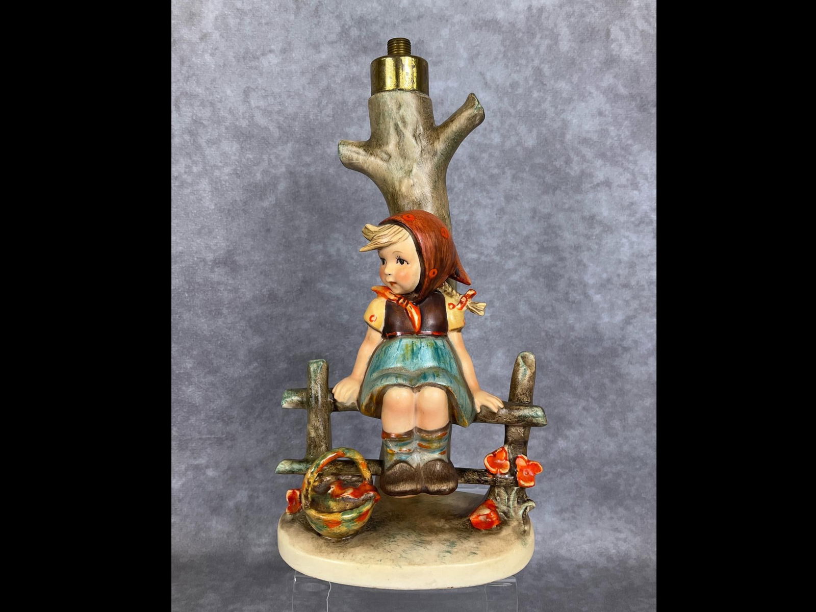 Prototype Just Resting Table Lamp (1 of 8)