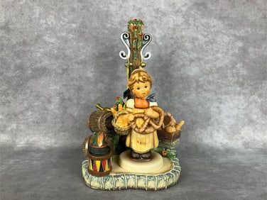 Pretzel Girl Collector Set