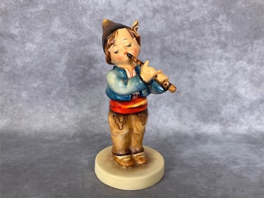 Bulgarian Boy - International Hummel