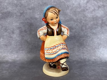 Bulgarian Girl - International Hummel