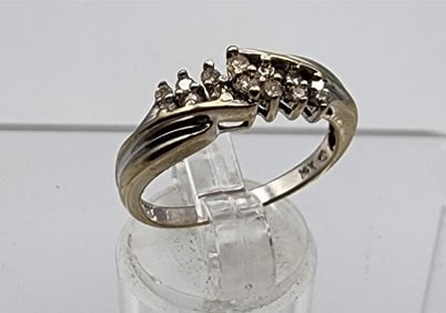14k White Gold & Diamond Ring