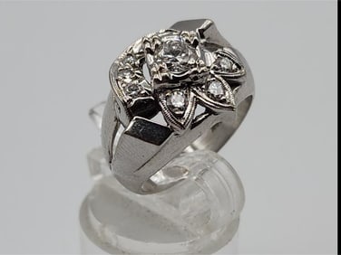 14k White Gold & Diamond Ring