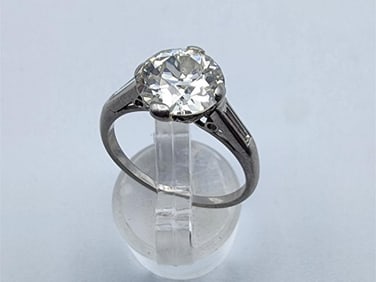 Platinum & Diamond Ring