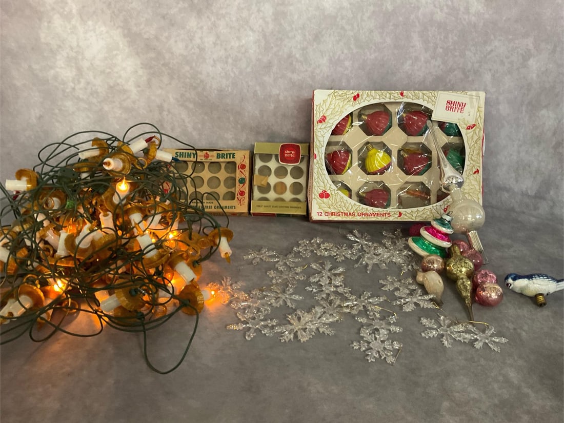 Vintage Christmas Lights & Ornaments (1 of 10)