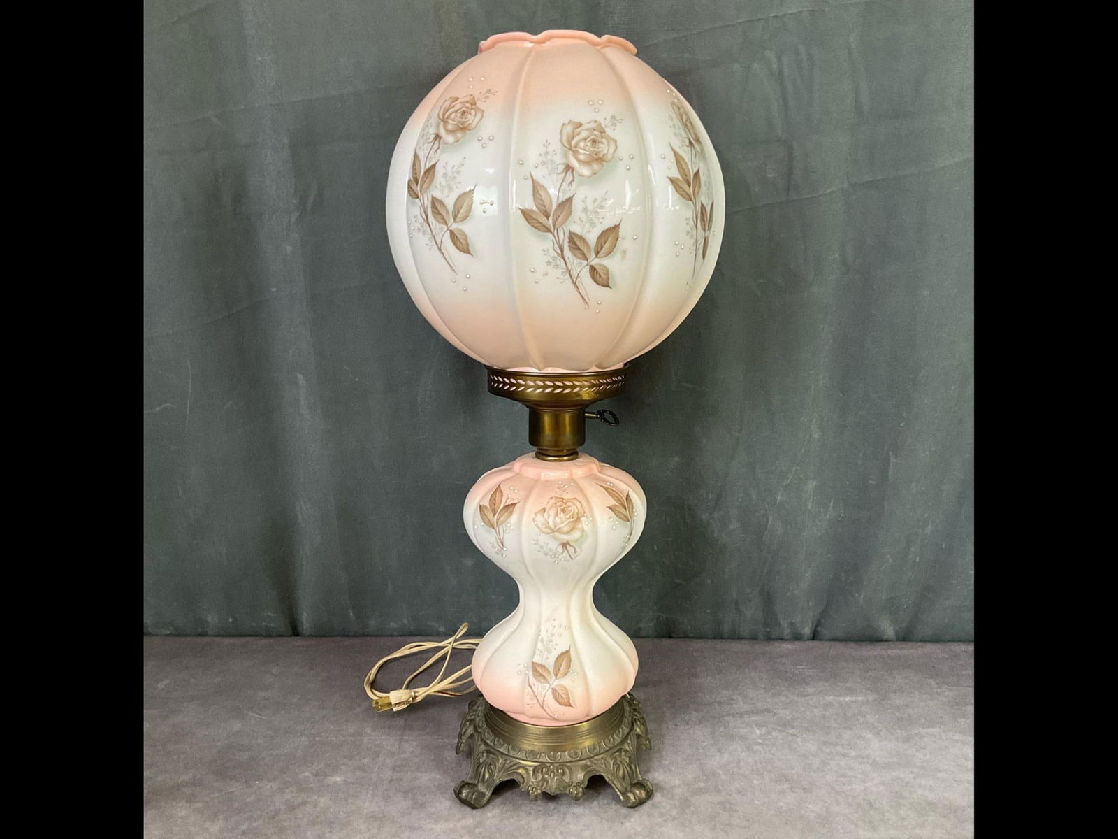 Gone With the Wind Style Hurricane Lamp (1 of 7)