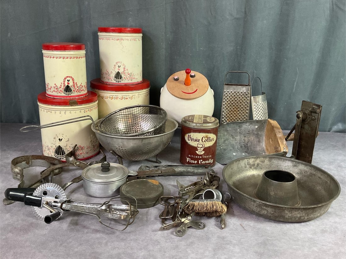 Vintage Kitchenware Lot (1 of 16)