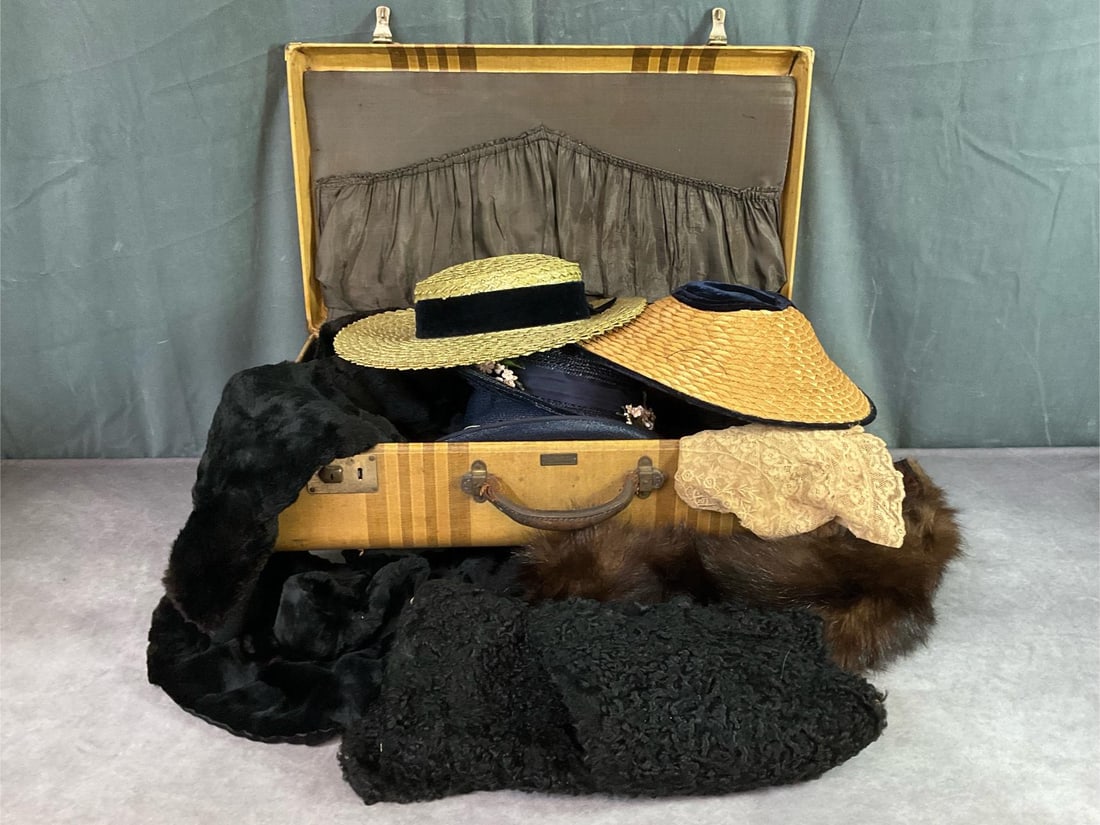 Lady's Fur and Accessories Lot (1 of 11)