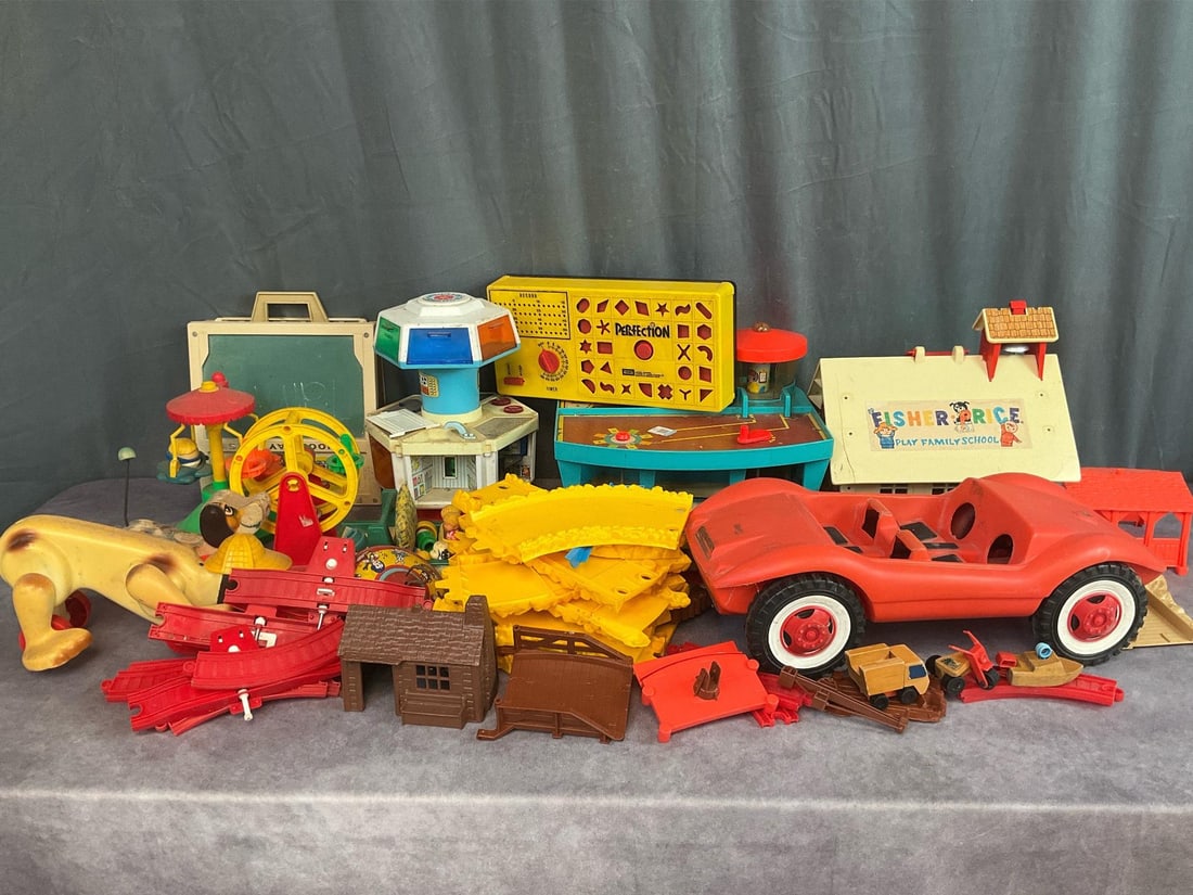 1970's Fisher Price Toys & More (1 of 15)