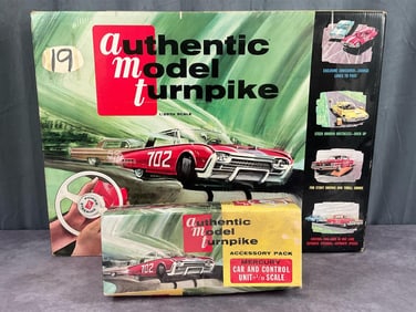 AMT Slot Car Track With Extra Car