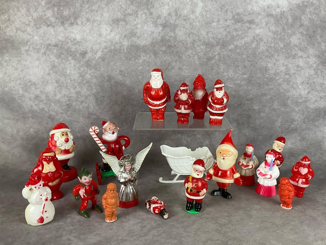 1950's Santa Toys & More: Twenty in total. Some are candy holders, ornaments, bobble heads, and figures. Largest is 5 inches tall. Fair to good condition.