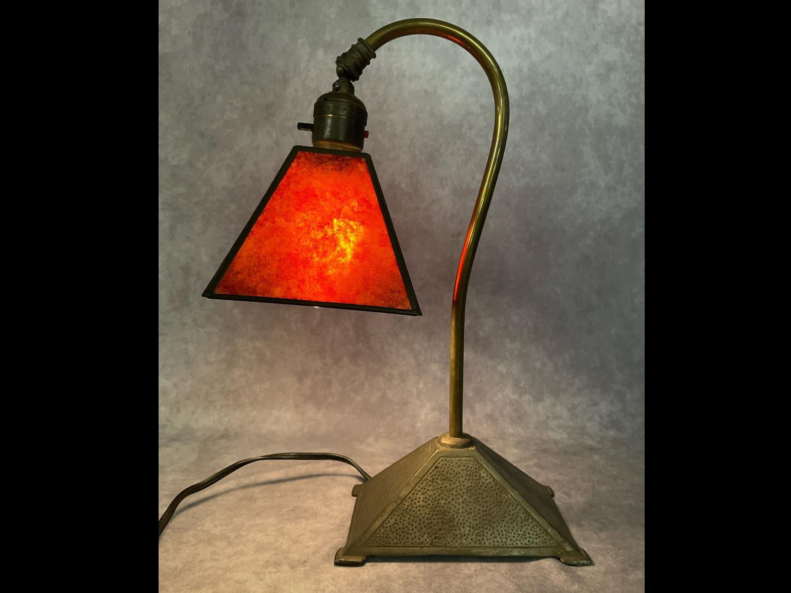 1929 Mica Shade Desk Lamp: Metal base embossed NYWLF Co. Chicago PAT PEND. Patent Des 78579. May 21, 1929. Gooseneck with original mica shade. Currently powers on. Some rust on the base and tarnishing to brass gooseneck. 13.5 i