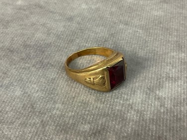 Men's 10K Signet Ring
