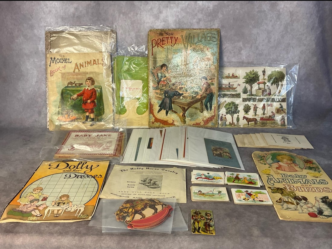 Turn of the Century Art and books: Lot contains a 1927 copy of Baby Animals and Birds, 30 cards possibly from the 1895 Parker Brothers game The Comical Game of Snap. A collection of 34 1940s-1950s fairytale booklets, two 1927 copies of