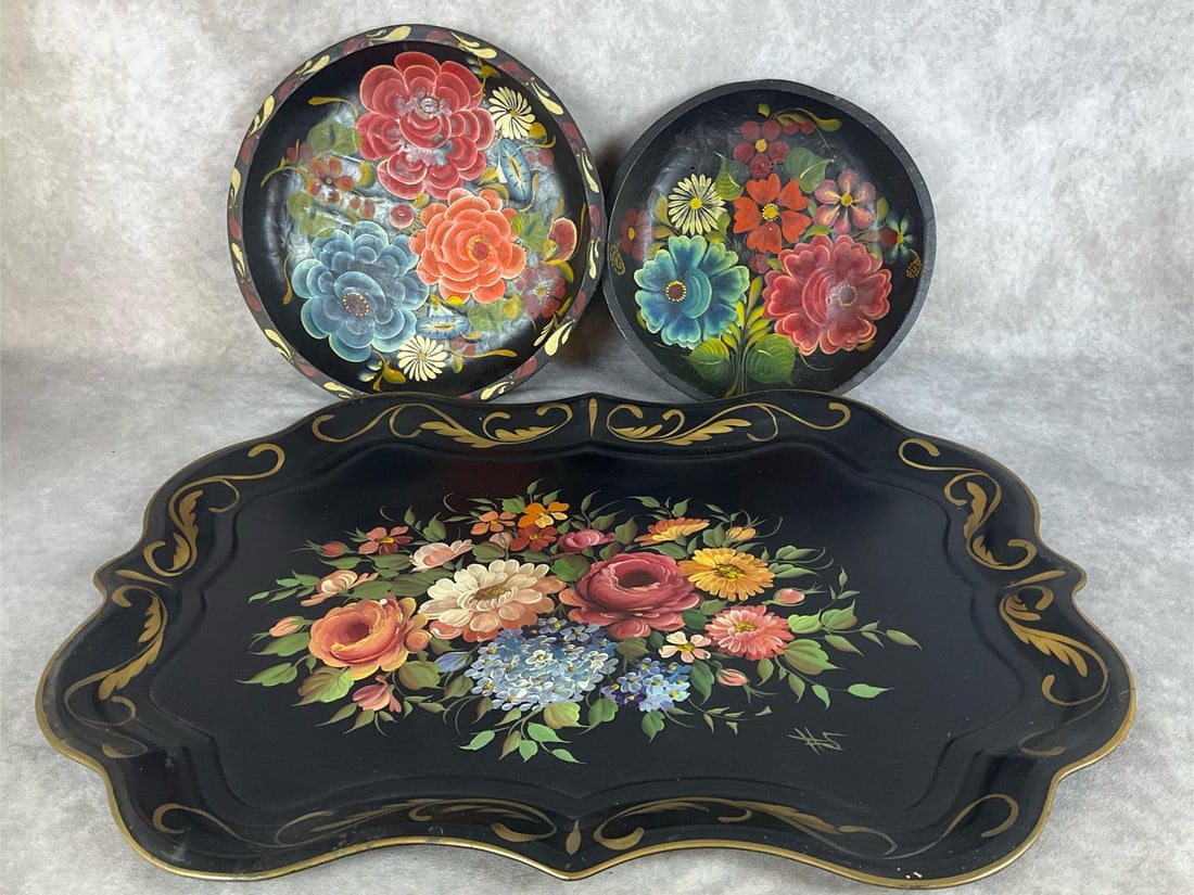Decorative Tole Style Trays: A hand painted metal tray from Nashco Products with some rust and chipping, and two wood bowls in fair condition with paint chipping and one has a crack. The tray measures 27 inches long x 20 inches w