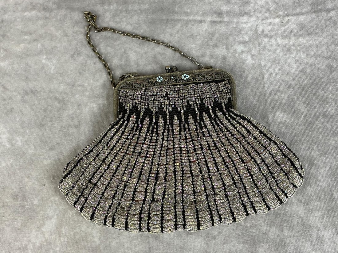 Beaded Purse (1 of 6)