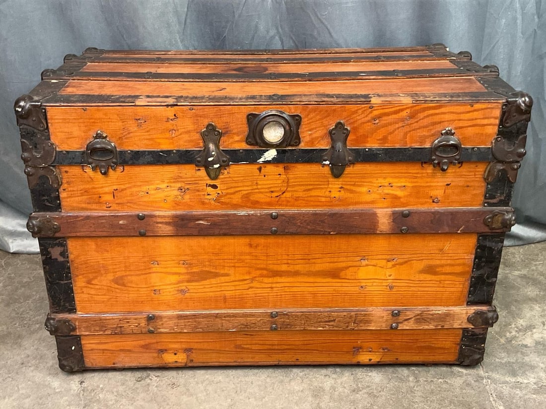 Steamer Trunk (1 of 8)