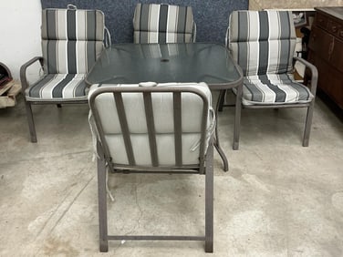 Outdoor Table & Chairs