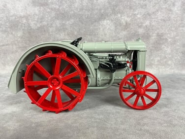 Danbury Mint 1927 Fordson F Tractor