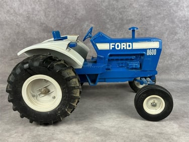 Ertl Ford 8600