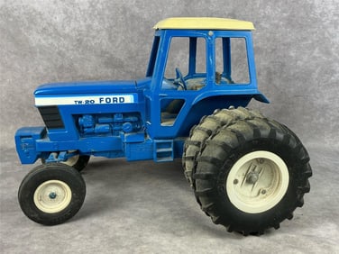 Ertl Ford TW 20 Tractor