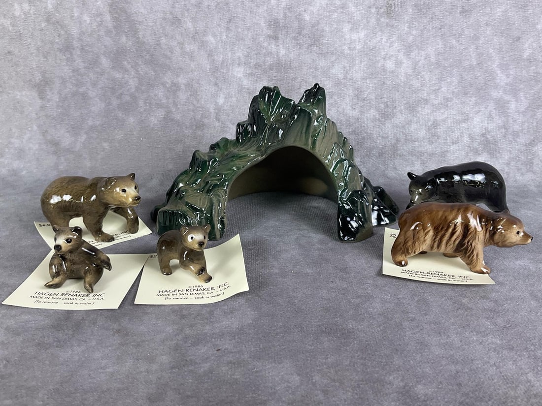Hagen Renaker Bears (1 of 8)
