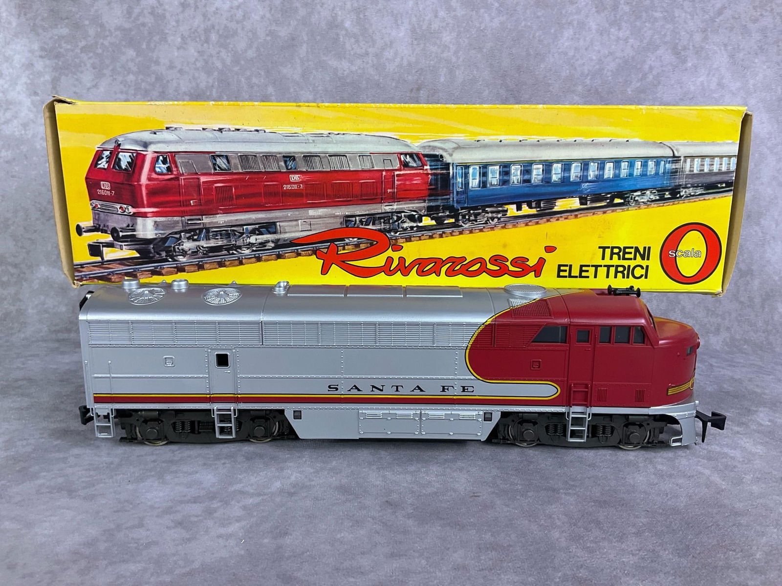 Rivarossi Santa Fe Engine (1 of 11)