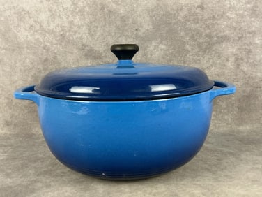Lodge Enameled Dutch Oven