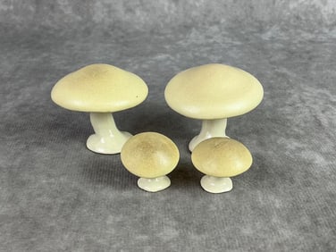 Hagen Renaker Mushrooms