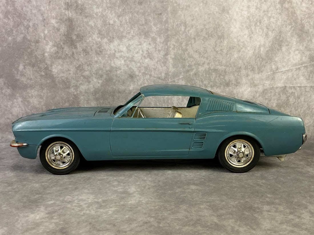 Ford Mustang Model (1 of 7)