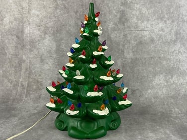 CustomCraft Vinyl Christmas Tree
