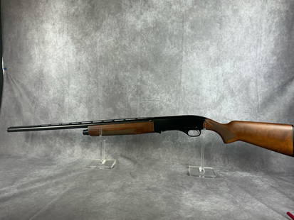 Winchester Model 1400 - 12GA Shotgun: Serial number N1180995. Winchester model 1400- 12 GA automatic shotgun. Minor scrapes to stock, but overall very good conditon. Vented barrel measures 28 inches long.gun measure 49 inches, total.