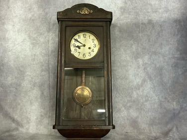 UM Mueller Wall Clock