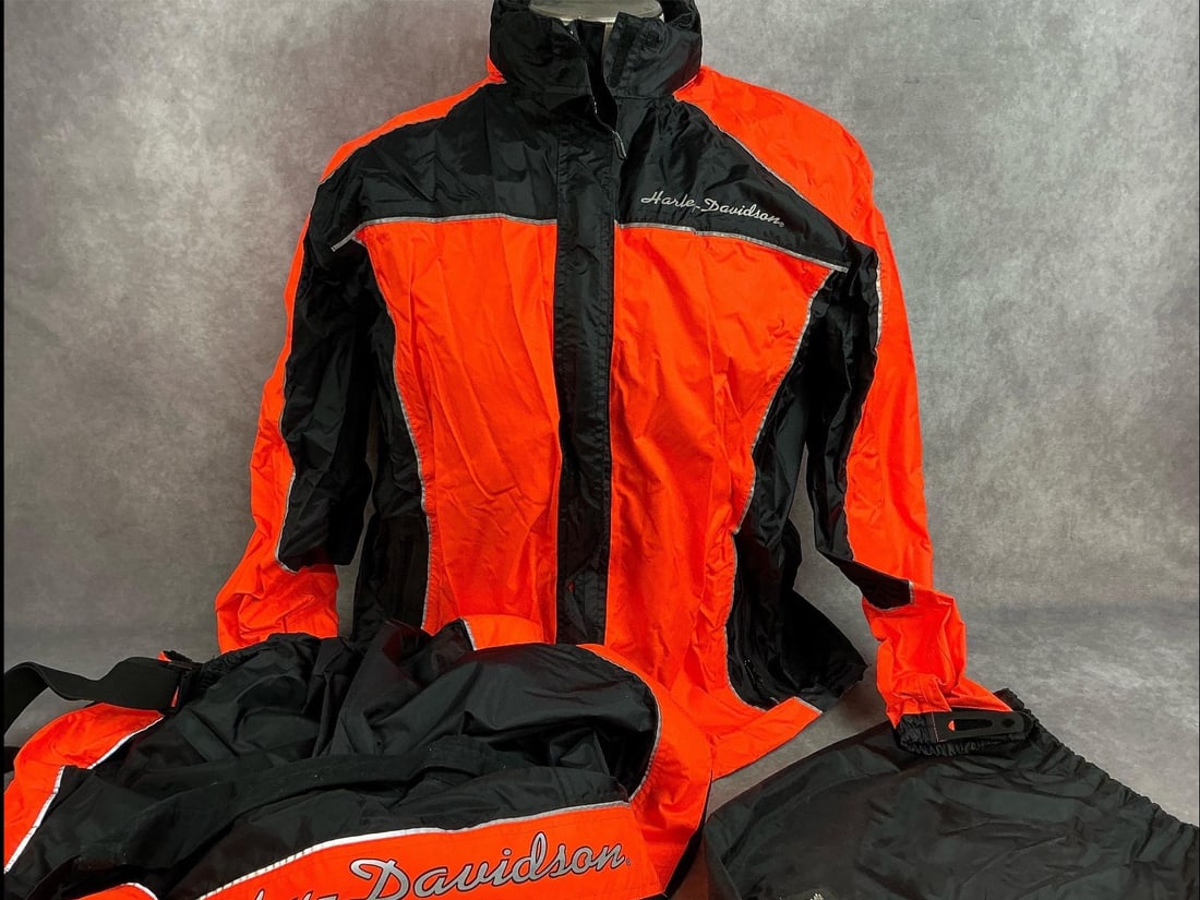 Harley-Davidson Women's Rain Suit (1 of 12)