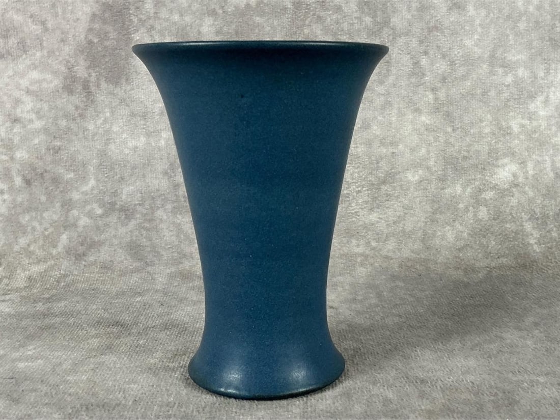 Marblehead Pottery Vase: Royal blue Marblehead vase, stamped on bottom. Matte finish. Good condition. Measures 3.25 inches in diameter at mouth x 4.5 inches tall.