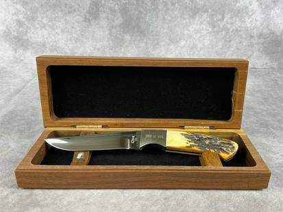 Case XX Limited Edition Stag Knife: No. 592-4. 1993 Limited edition stag knife with velour lined walnut box. No. 388 of 500 made. Never carried or sharpened. Very good condition. Measures 8 inches overall.