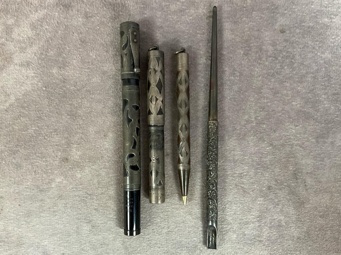 1920s matching pen and pencil set with sterling overlay made by Waterman's in the USA, model 452 1/2: 1920s matching pen and pencil set with sterling overlay made by Waterman's in the USA, model 452 1/2 V. Another Waterman's sterling overlay Ideal model pen 412 1/2 S, and a sterling silver dip pen. Al