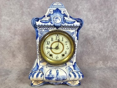 1890's Waterbury Clock Co. Waterbury, Connecticut. Clock not tested. Clock case and dial in good