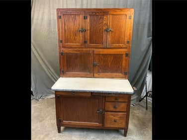 1930's Oak Hoosier cabinet. Old original surface. Original hardware. Lower right drawer contains tin