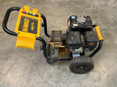 Model DXPW 3425. 3400 PSI, 2.5 GPM, Axial Cam Pump. Gasoline. Used, Untested in Fair Condition.