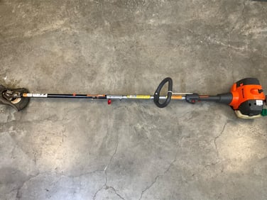 Model 128 CD. 28CC, 2 Cycle, Curved Shaft has Been Replaced whit a Straight Shaft. Used, Untested in