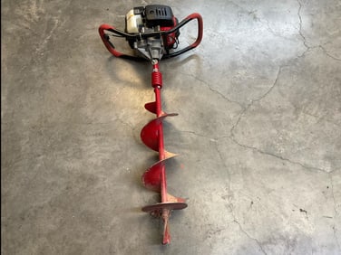 E43 Earthquake. 43 CC Viper Engine with 8 Inch Auger. Used, Untested in Good Condition. No Owners