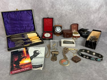 Early to late 1900s lot. Cutlery boxed set of Bakelite handles and engraved forks and knives set.