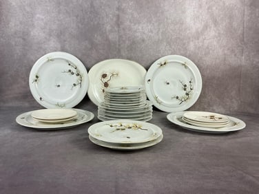 Mid 20th century China Canadian Pine pattern by Easterling, also by Eden Rock, and Paden. Twenty