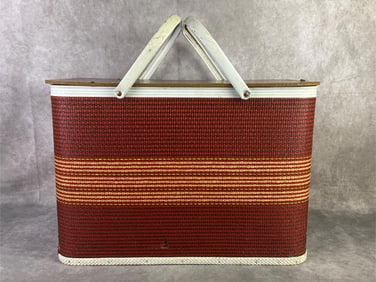 1960s large Redmon picnic basket. Basket does show signs of age and has multiple holes. Basket