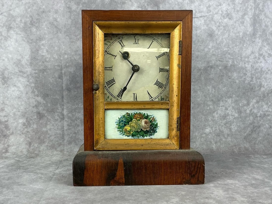 Waterbury Clock Co. Mantel Clock (1 of 10)