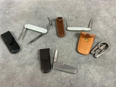 Pocket Knives with Pouches