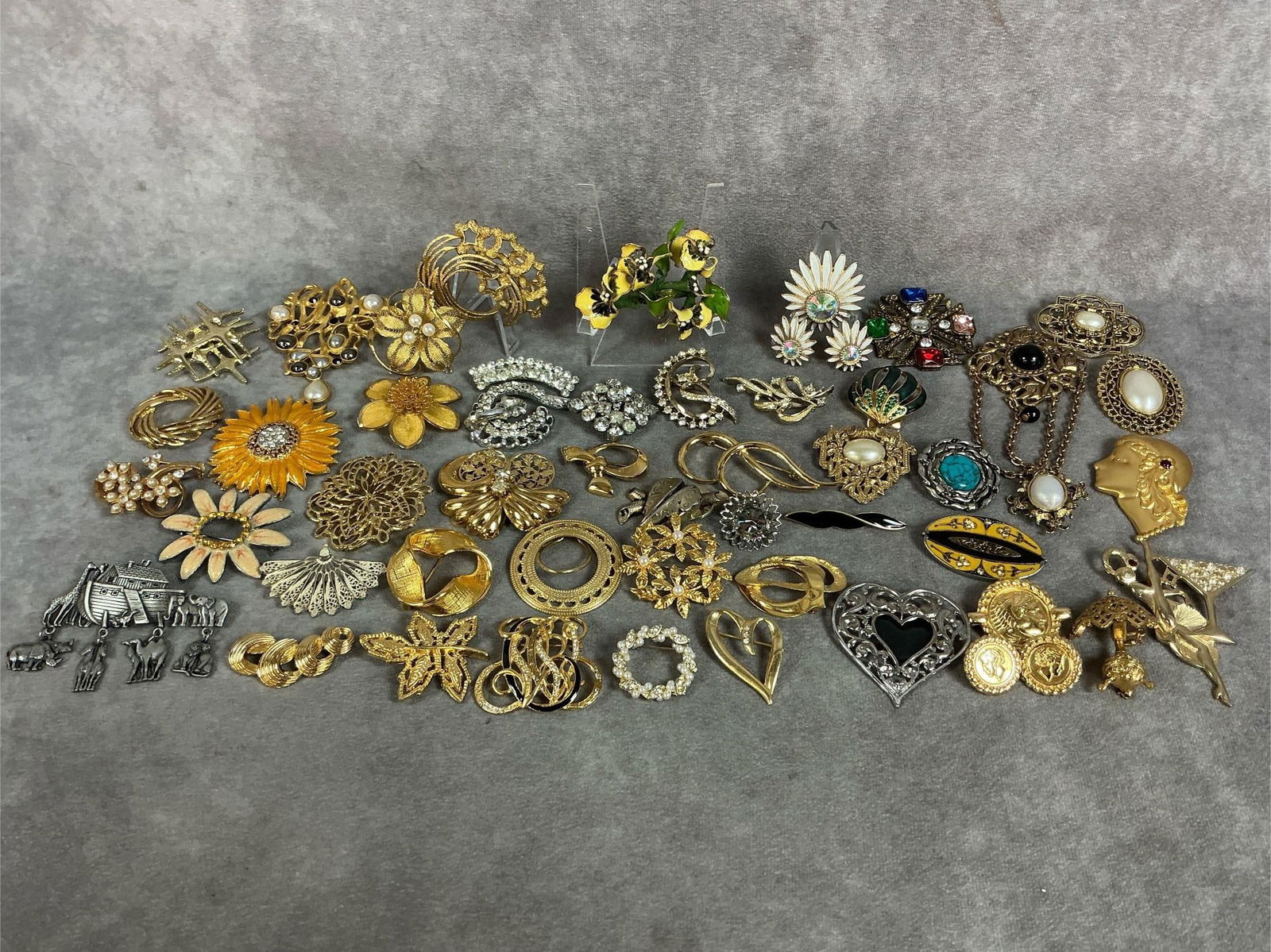 Vintage Brooches (1 of 13)