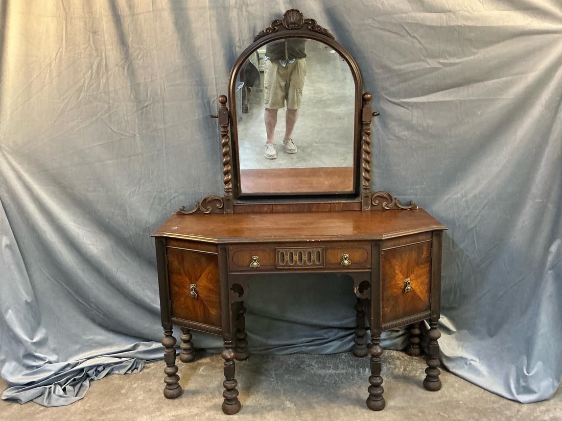 Renaissance Style Dressing Table with Mirror (1 of 8)