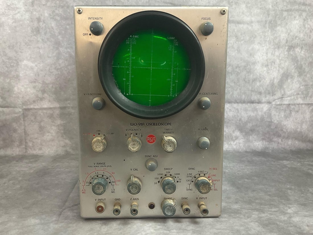 RCA Oscilloscope: 1950s RCA WO-91A Oscilloscope made for servicing televisions. Signs of use, unable to test due to cord. Measures 15.5 inches long x 9 x 13.25 inches tall.